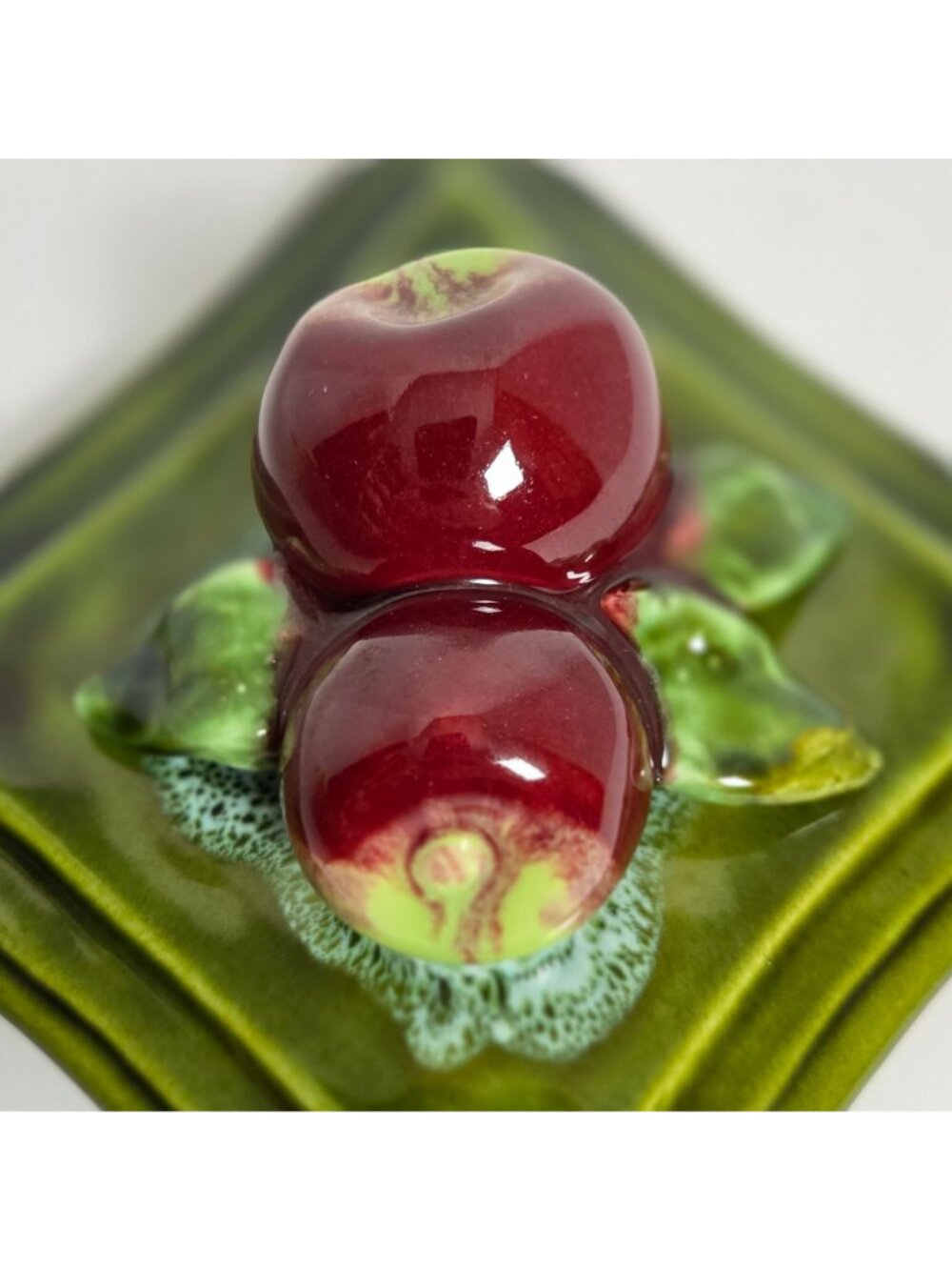 Wade California 722 Relish Tray with Red Apple Removeable Lid Green Dip Glaze - Picture 8 of 12